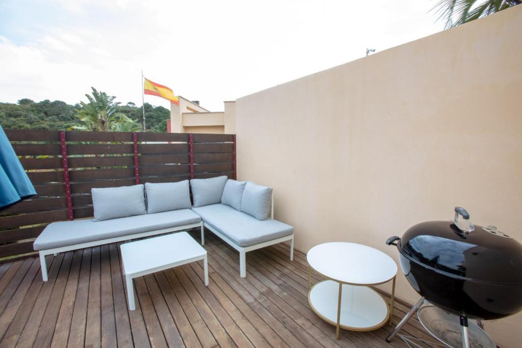 Private Pool Luxurious Villa With Mountain Views エステポナ エクステリア 写真
